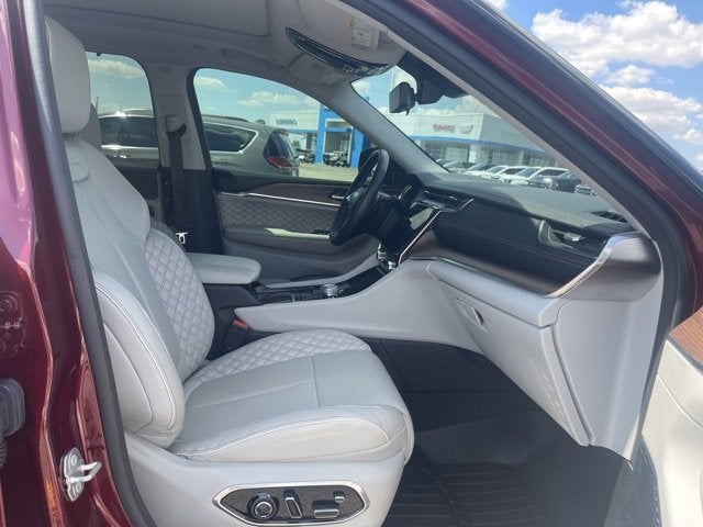 2022 Jeep Grand Cherokee Summit