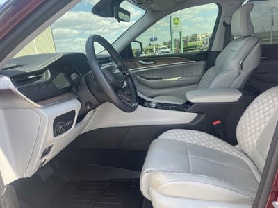 2022 Jeep Grand Cherokee Summit