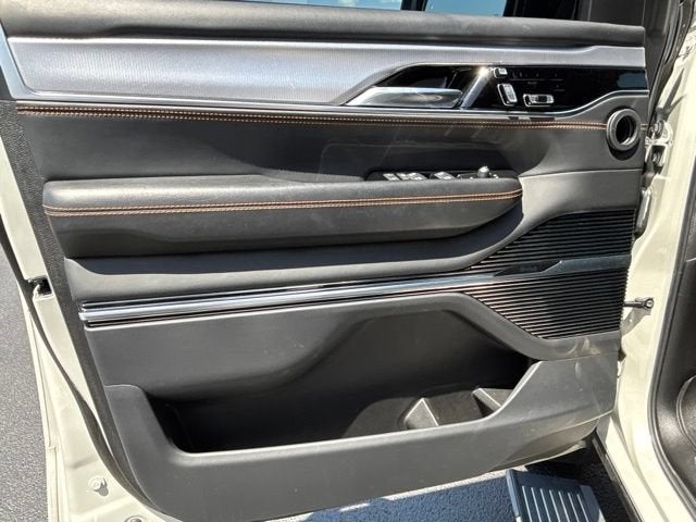 2022 Jeep Grand Wagoneer Series III