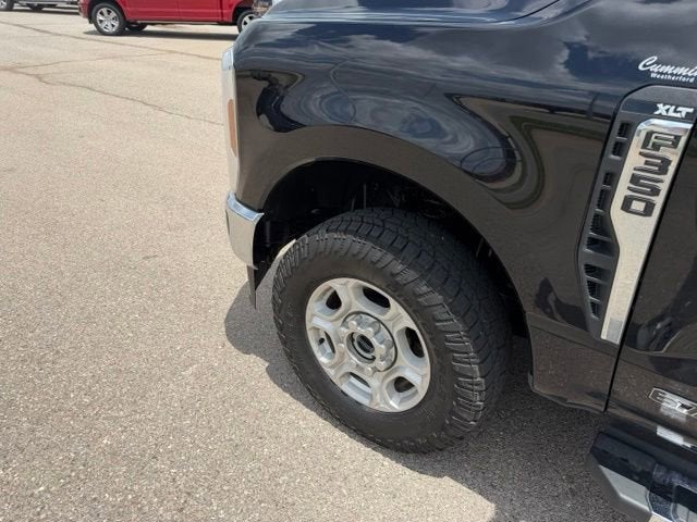 2025 Ford Super Duty F-350 SRW XLT