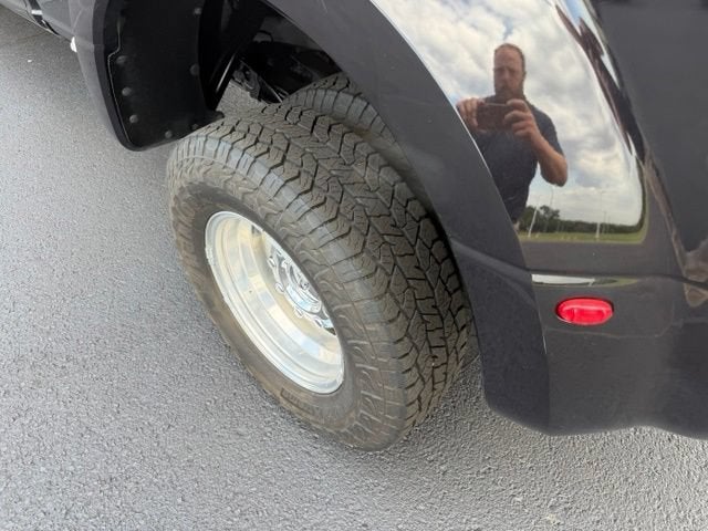 2022 Ford Super Duty F-350 DRW LARIAT