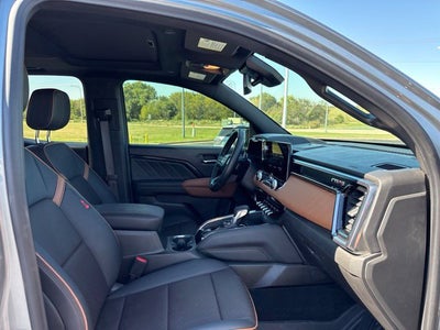 2025 GMC Canyon 4WD AT4