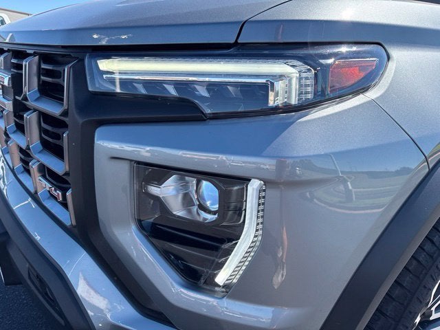 2025 GMC Canyon 4WD AT4