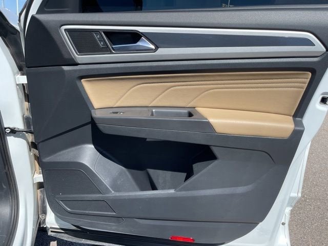 2022 Volkswagen Atlas Cross Sport 2.0T SEL R-Line Black