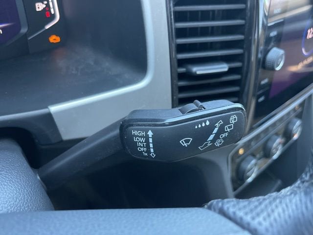 2022 Volkswagen Atlas Cross Sport 2.0T SEL R-Line Black