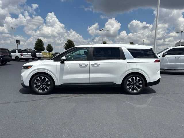 2023 Kia Carnival EX
