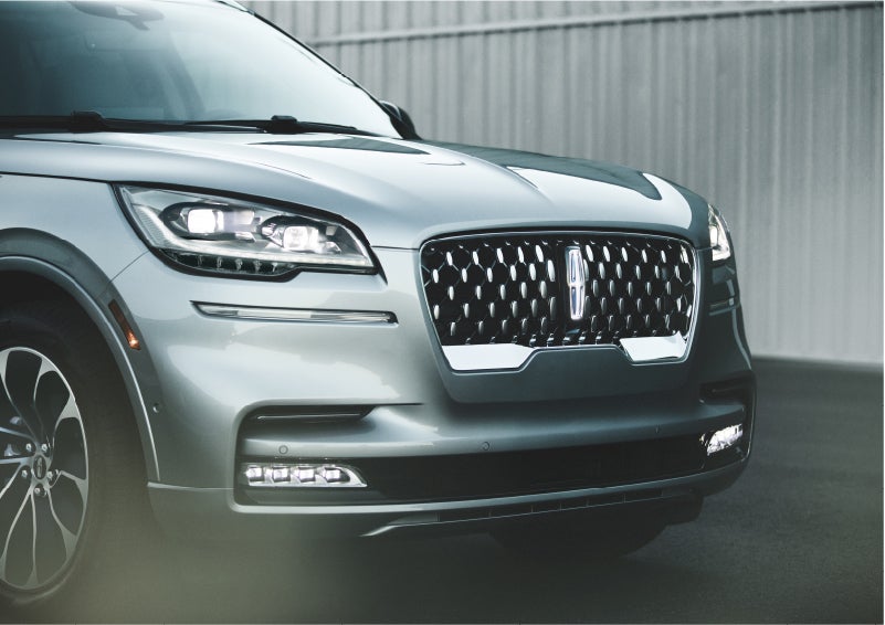 The available adaptive pixel LED headlamps of the 2023 Lincoln Aviator® SUV activated | Cummins Lincoln in Weatherford OK