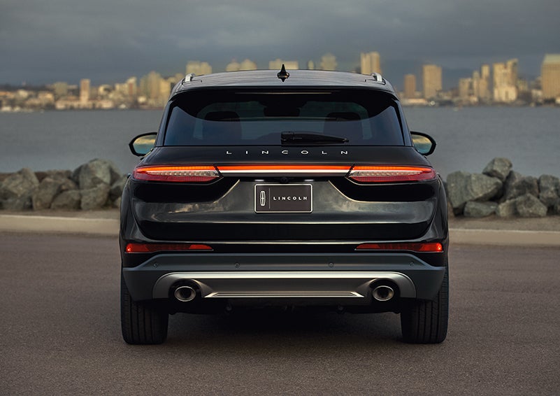 The rear lighting of the 2024 Lincoln Corsair® SUV spans the entire width of the vehicle. | Cummins Lincoln in Weatherford OK