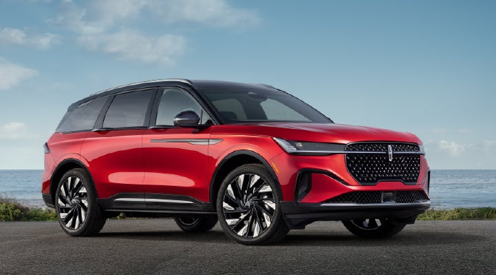 A 2025 Lincoln Nautilus® Reserve model is shown with the stylish available Jet Appearance Package. | Cummins Lincoln in Weatherford OK