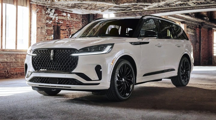A 2026 Lincoln Aviator® SUV is shown with the available Jet Appearance Package. | Cummins Lincoln in Weatherford OK