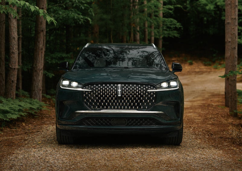 The front grille of a 2027 Lincoln Aviator® Black Label™ SUV is shown. | Cummins Lincoln in Weatherford OK