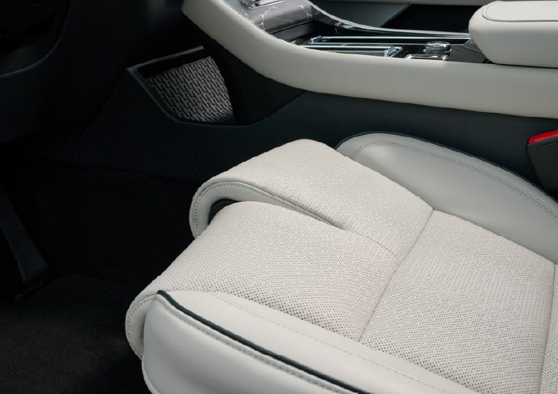 The front passenger Perfect Position seat is shown with the thigh extender adjusted.| Cummins Lincoln in Weatherford OK